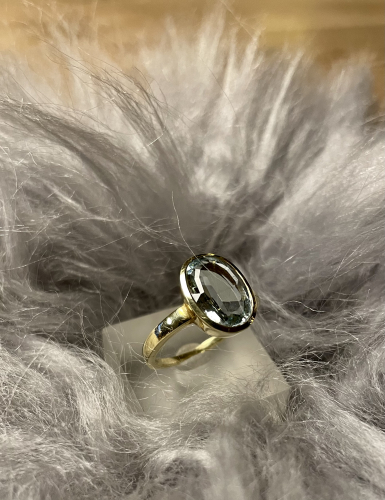 Aquamarin-Ring Gelbgold
